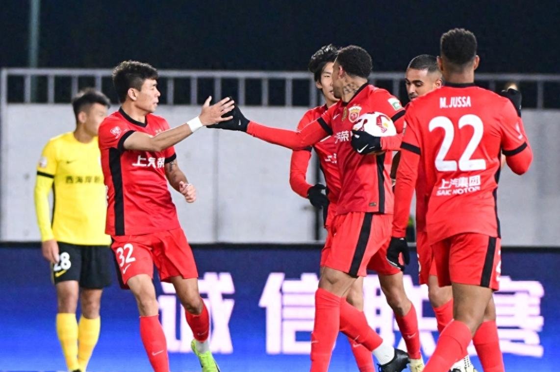 清晨上海海港备战社区盾，强势反弹细节曝光，赛场秩序良好，更衣室氛围转暖 -开云最新网址